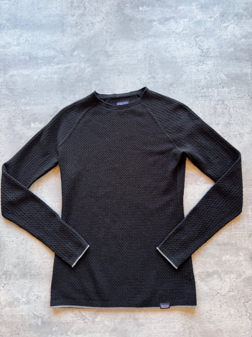 Patagonia Capilene Air Crew Wool Blend, Black, Women’s Size Small